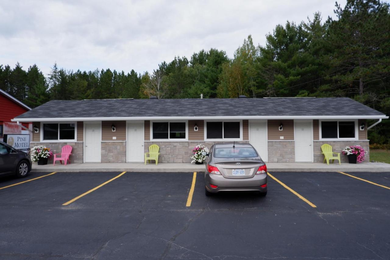 Motel Pine Deep River