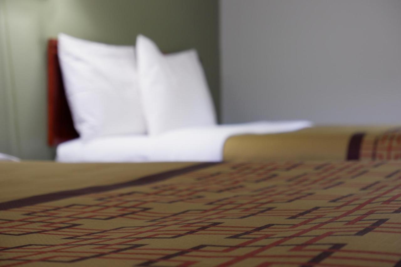 Motel Pine *