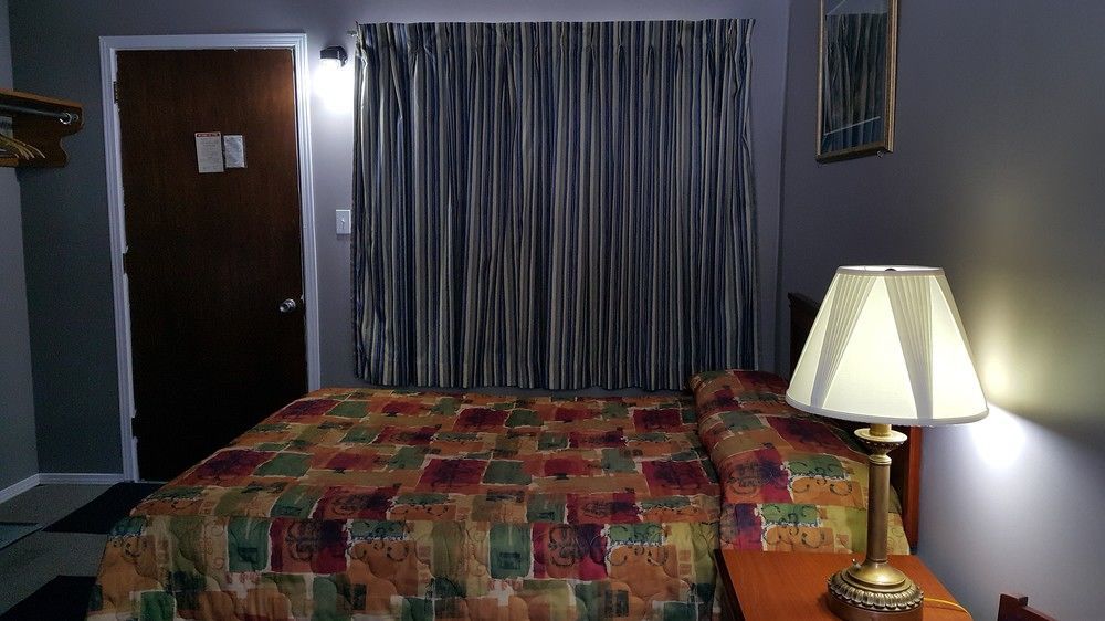 Motel Pine Deep River